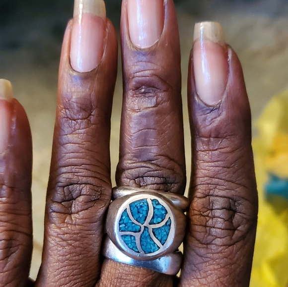 Vintage Sterling Crushed Turquoise Ring - Picture 5 of 5